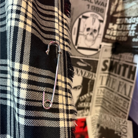 Vintage Plaid Black and White Women's Skirt - Picture 3 of 6